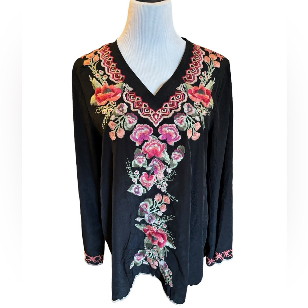 Faith & Zoe Women’s Black Floral‎ Embroidered Long Sleeve Blouse Size Large